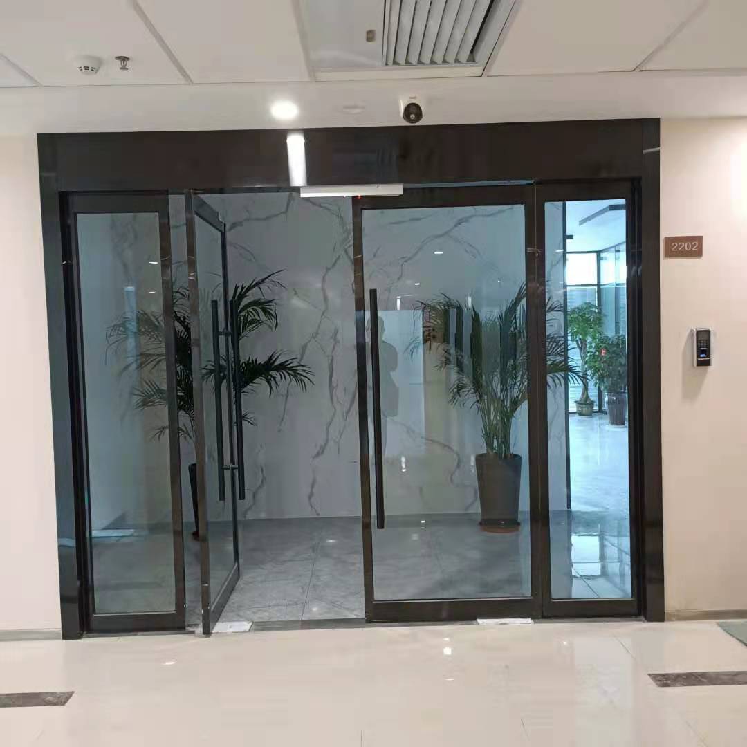 濟南玻璃門表面一旦出現(xiàn)霉斑怎么辦?
